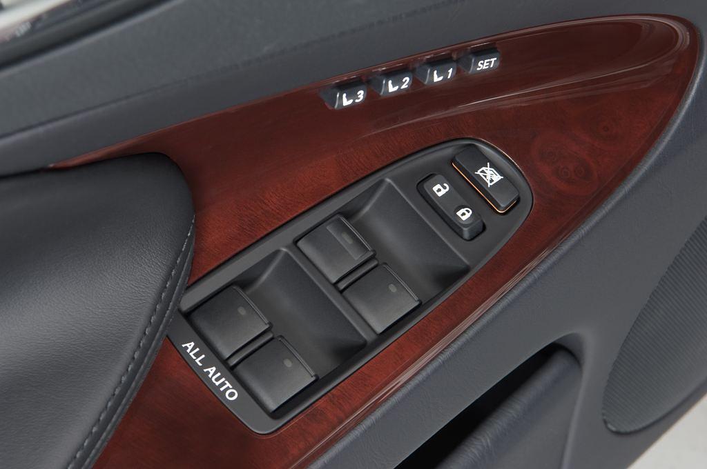 Lexus GS (Baujahr 2010) 460 4 Türen Bedienungselemente Tür