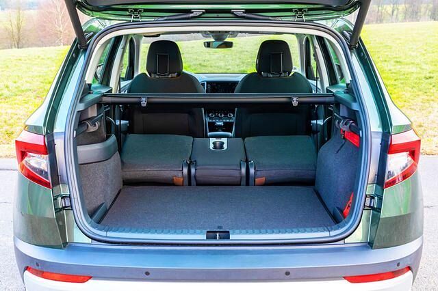 Wer das SUV für einen Umzug nutzen möchte, kann den Kofferrum durch Ausbau der Sitze auf bis zu 1.800 Liter erweitern