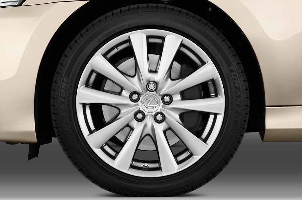 Lexus GS (Baujahr 2012) Executive Line 4 Türen Reifen und Felge