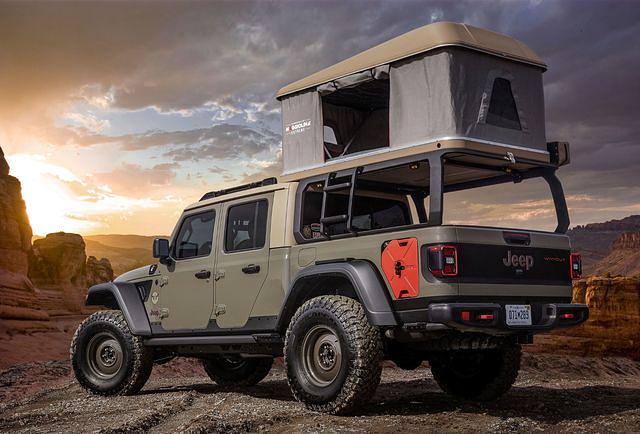 Für Expeditionen in die Wildnis besonders geeignet ist der Jeep Wayout
