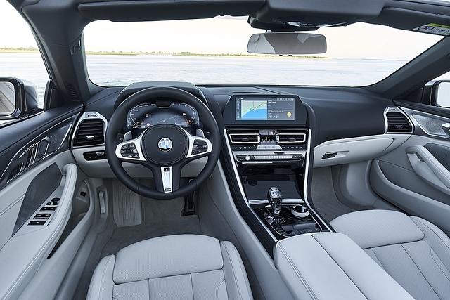 BMW M 850i Cabrio xDrive - exzellentes Cockpit