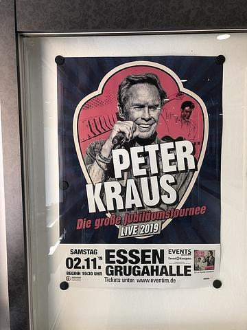 Techno Classica 2019 - warten auf Peter Kraus im Herbst