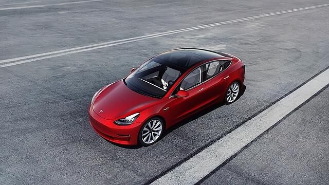 Teslas, hier das Model müssen relativ häufig außerplanmäßig in die Werkstatt