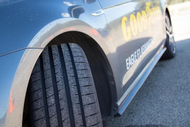 Der Goodyear Eagle F1 Asymmetric 5 ist vor allem für Golf R und Co. gedacht