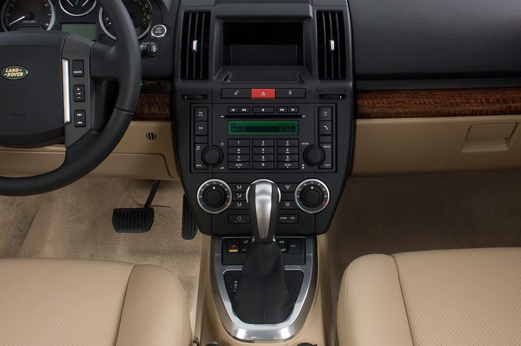 Land Rover Freelander 2 (Baujahr 2010) HSE 5 Türen Mittelkonsole