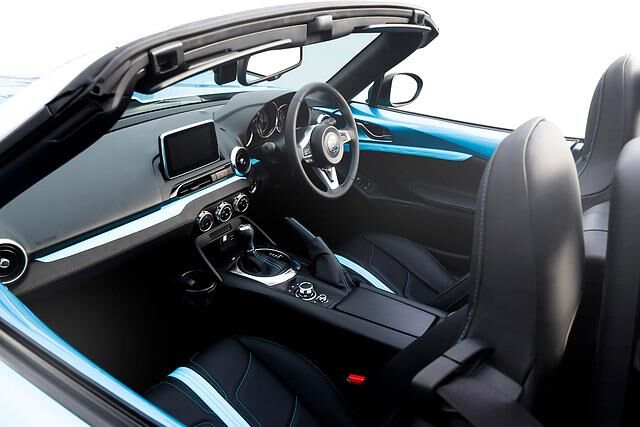 Weitgehend unverändert geblieben ist der Innenraum des Mitsuoka Rock Star