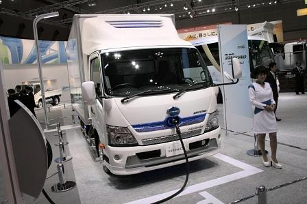 Hino Hybrid-LKW