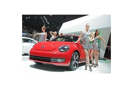 Tokio 2011: Ein Beetle mit zwölf Beinen Tokio 2011: Ein Beetle mit zwölf Beinen