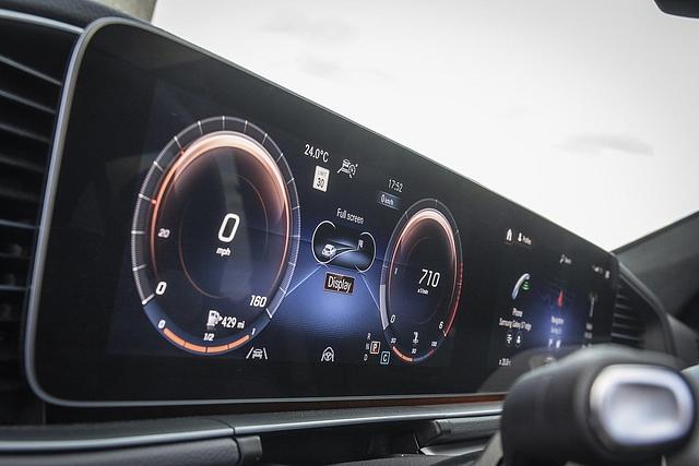 Komplett digital: Die Anzeigen im Mercedes-Benz GLE