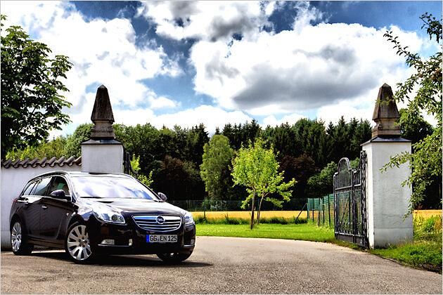 Den Opel Insignia Sports Tourer 2.0 CDTI 4x4 gibt es ab einem Preis von 35.495 Euro, unser Opel-Testwagen kostet insgesamt 47.275 Euro