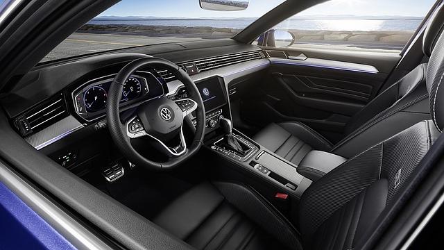 Kaum verändertes Cockpit mit neuer Technik