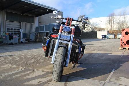 Motorrad mit 12-Zylindermotor