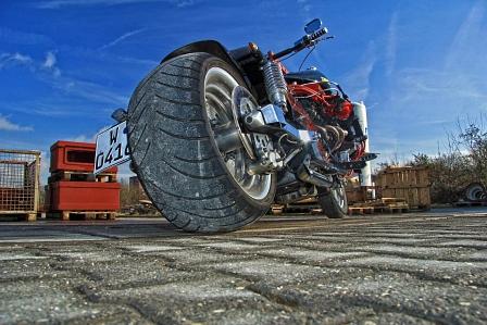 Knapp 70.000 Euro erhofft er sich durch einen Verkauf des 
Show-Bikes.