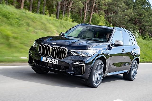 Der BMW X5 M50d kostet mindestens 92.900 Euro