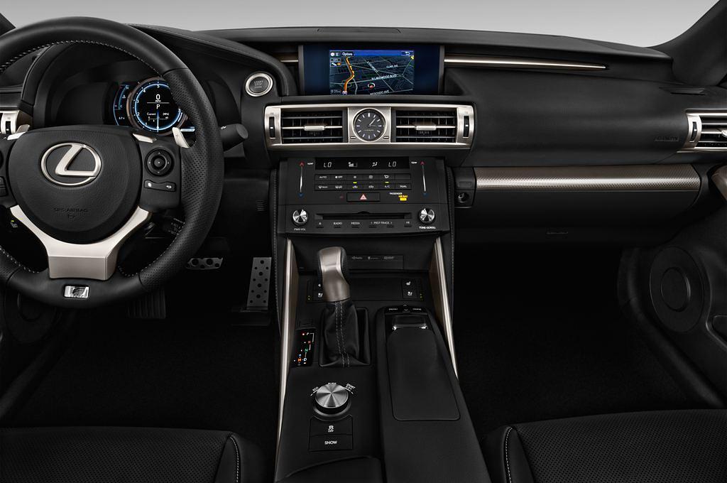 Lexus IS (Baujahr 2016) F Sport 4 Türen Mittelkonsole