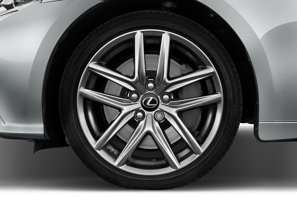 Lexus IS (Baujahr 2016) F Sport 4 Türen Reifen und Felge