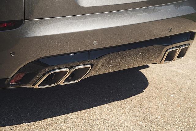 Die vierflutige Abgasanlage des Range Rover Velar SV Autobiography