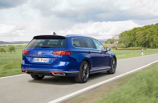 Da tiefere Eingriffe ins Blech zu teuer sind, beließ VW es optisch bei den für solche Facelifts typischen Veränderungen
