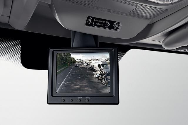 Ein Heckkamera überwacht das Geschehen hinter dem Kastenwagen