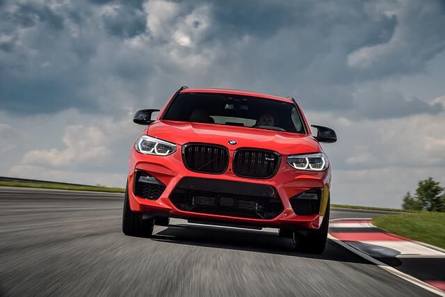 Der Hochleistungs-Motor, den wir auch in den kommenden Neuauflagen von M3 und M4 wieder treffen werden, vereint feinstes Ingenieurs-Handwerk mit modernster Technik