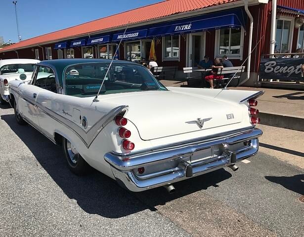 Der Chrysler Desoto Fireflite Sportsman hat nicht nur ein exzentrisches Design, sondern auch einen ungewöhnlichen Namen