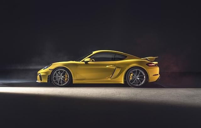 Porsche 718 Cayman GT4