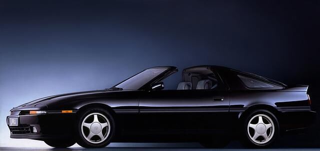 Bereits 1986 folgte die dritte Generation (Typ A70), die international als „strict Supra“ beworben wurde, weil sie jede Verwandtschaft mit der Celica ablegte