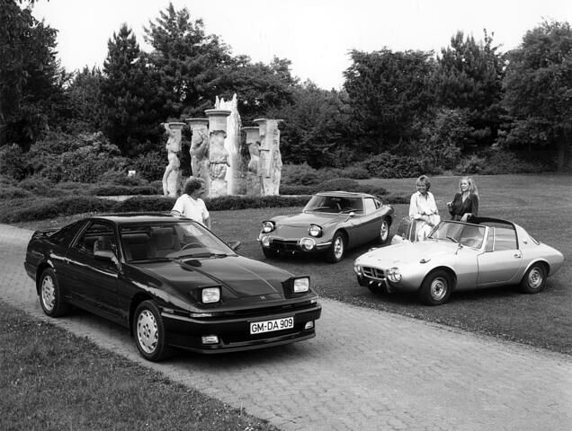 Die Sportwagen-Tradition von Toyota reicht weiter als bis zum ersten Supra zurück. Legendär sind auch die 60er-Jahre-Flitzer  2000GT oder Sports 800  
