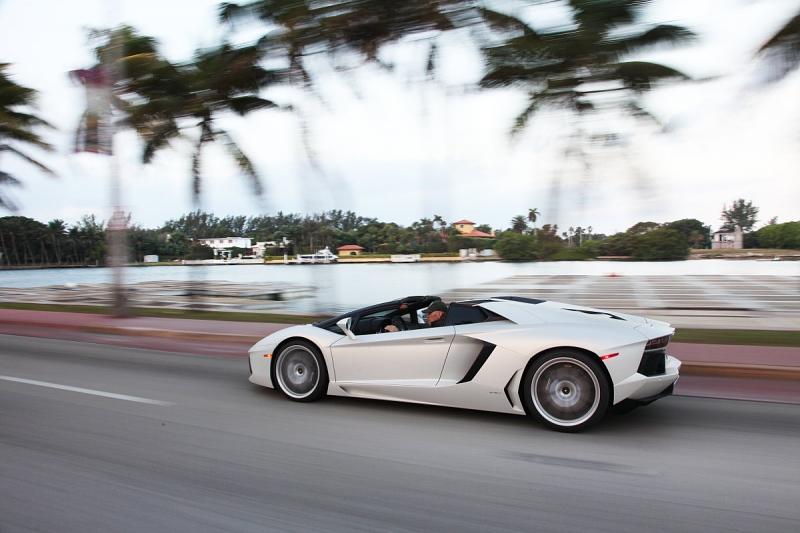 Lamborghini Aventador Roadster LP 700-4