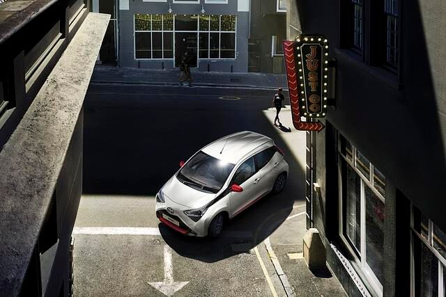 Ein Vorteil des Aygo ist sein kleiner Wendekreis, den Toyota mit 9,6 Meter angibt