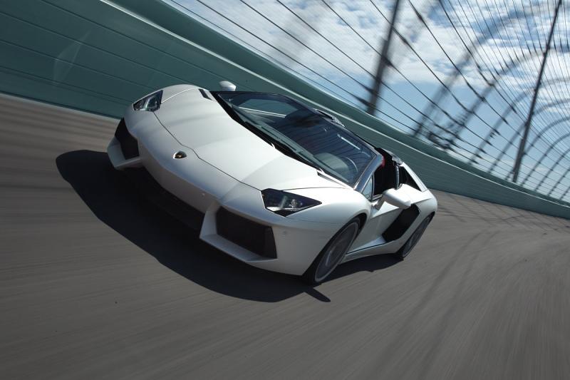 Lamborghini Aventador Roadster LP 700-4