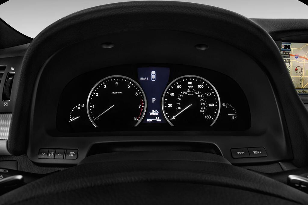 Lexus Ls (Baujahr 2013) F Sport 4 Türen Tacho und Fahrerinstrumente