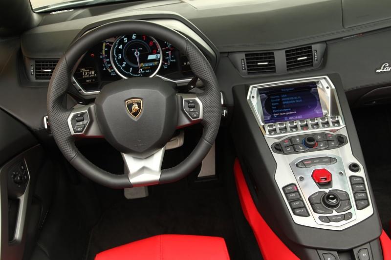 Lamborghini Aventador Roadster LP 700-4