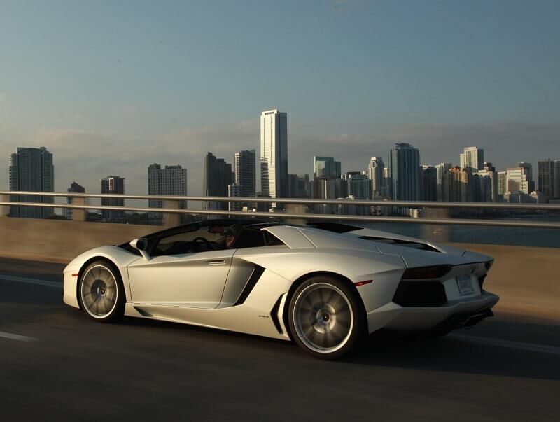 Lamborghini Aventador Roadster LP 700-4