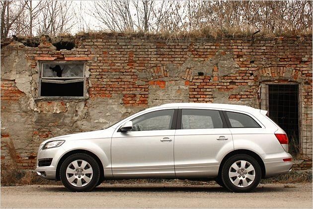 Mit 5,09 Meter Länge gehört der Audi Q7 zu den größeren Teilnehmern am Straßenverkehr