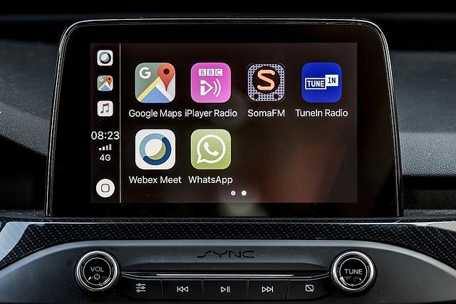 Die Einbindung des Smartphones klappt per Apple CarPlay oder Android Auto
