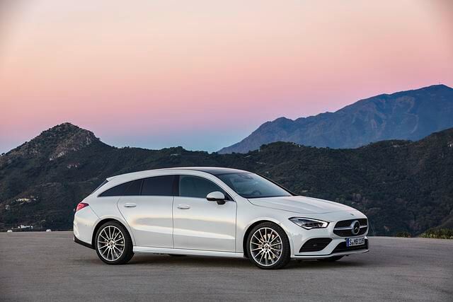 Zur Basisausstattung des CLA Shooting Brake zählen unter anderem Klimaautomatik, Notbrems-Assistent und Tempomat