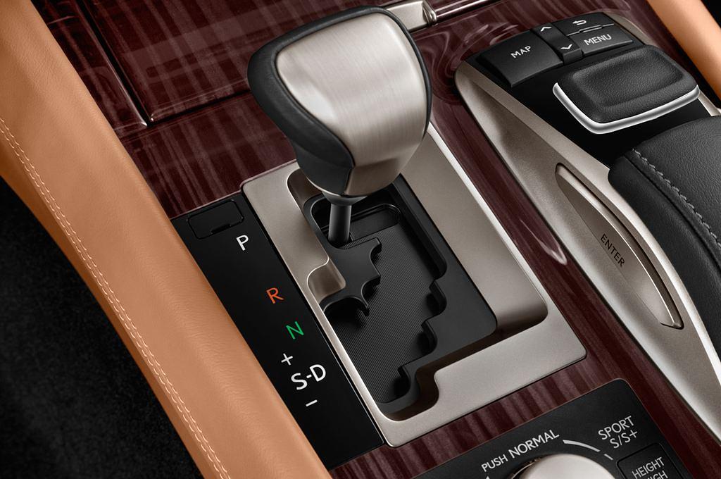 Lexus Ls (Baujahr 2016) 600H L 4 Türen Schalthebel