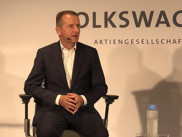 VW Chef Herbert Diess ist fest davon u 776 berzeugt dass VW die Emissionsregulatrien der EU erfu 776 llen wird