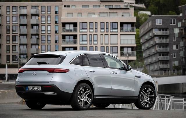 Mit einer Länge von 4,76 Meter überragt der EQC sein „Schwestermodell“ GLC nur um wenige Zentimeter