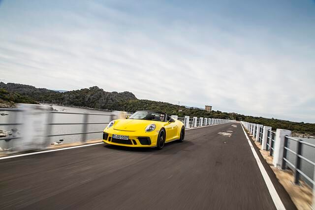 Die 510 PS des Saugmotors – zehn mehr als im GT3 - liegen bei einer Drehzahl von 8.400 Umdrehungen pro Minute an