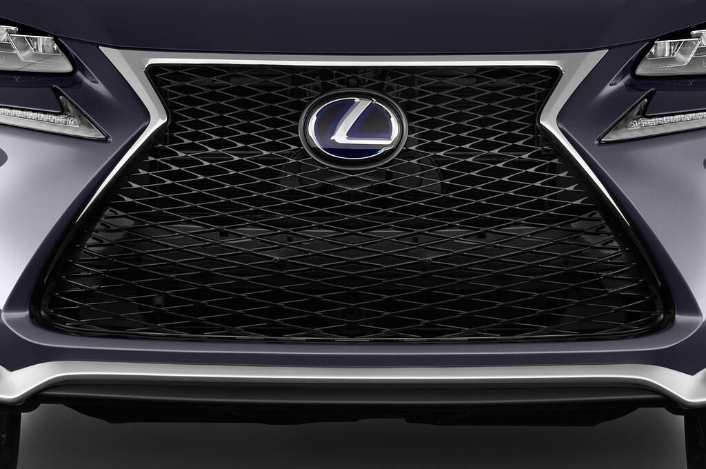 Lexus NX (Baujahr 2015) 300H E-Four F Sport 5 Türen Kühlergrill und Scheinwerfer