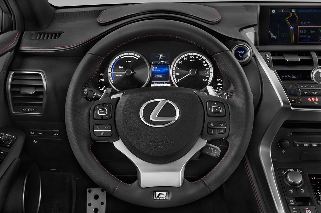 Lexus NX (Baujahr 2015) 300H E-Four F Sport 5 Türen Lenkrad