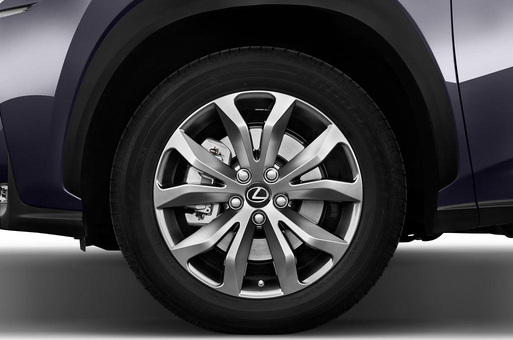 Lexus NX (Baujahr 2015) 300H E-Four F Sport 5 Türen Reifen und Felge