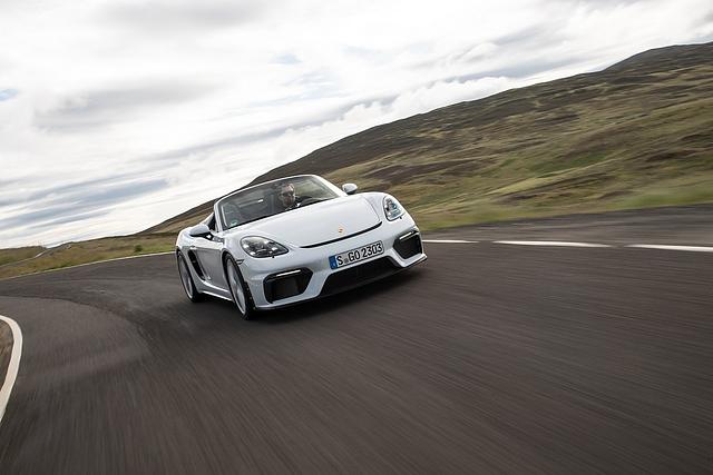 Nach 4,4 Sekunden erreicht der Porsche 718 Spyder die 100 km/h Marke