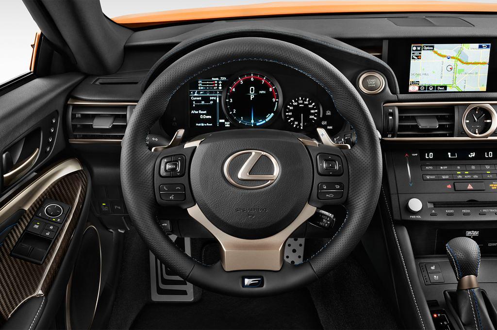 Lexus RC F (Baujahr 2014) 2WD AT 2 Türen Lenkrad