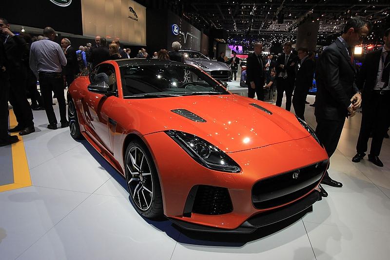 Das Coupe ist 7.000 Euro günstiger.