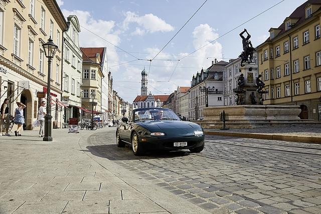 Der Mazda MX 5 NA sorgt für Aufsehen