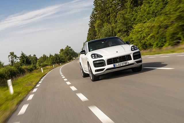 Das Porsche Cayenne Turbo S E-Hybrid Coupé hat 500 kW / 680 PS