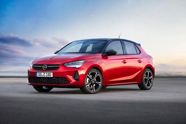 Technik und Motoren teilt sich der Corsa mit seinen Konzerngeschwistern Peugeot 208 und Citroen C3